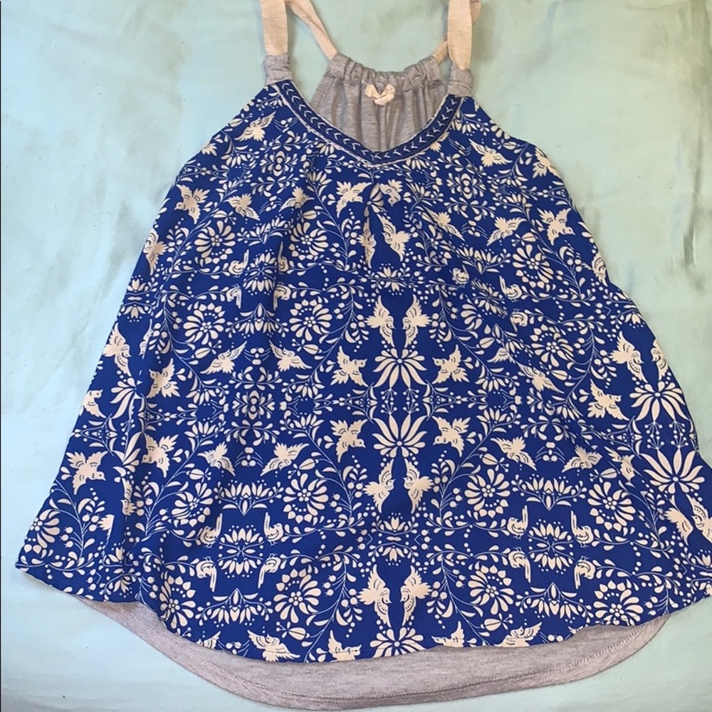 sleeveless blouse